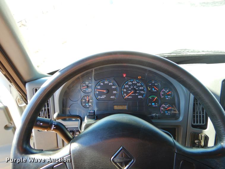 image for item ER9461 2006 International 4400 flatbed truck