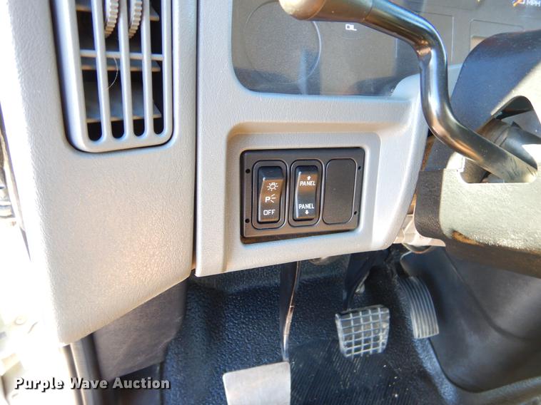 image for item ER9461 2006 International 4400 flatbed truck