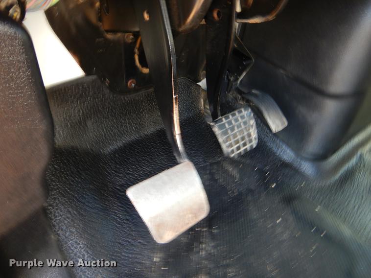 image for item ER9461 2006 International 4400 flatbed truck