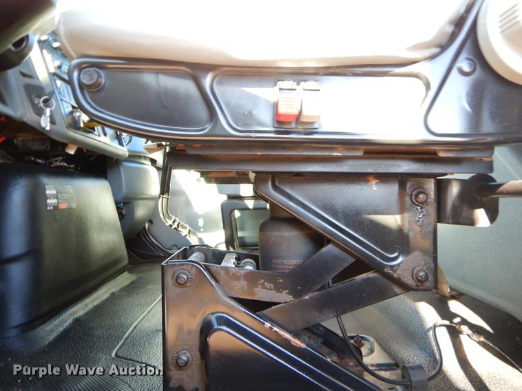 image for item ER9461 2006 International 4400 flatbed truck