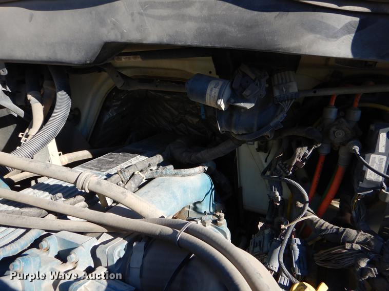 image for item ER9461 2006 International 4400 flatbed truck