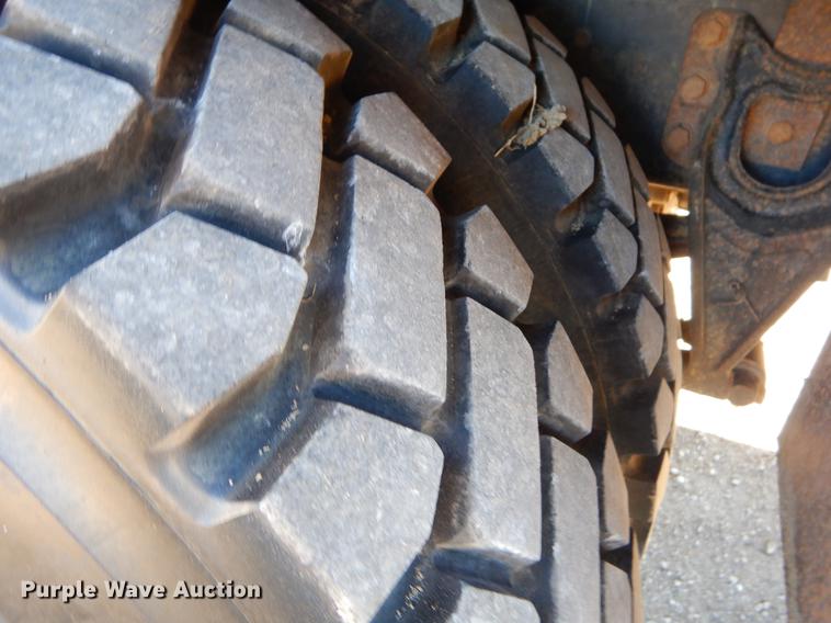 image for item ER9461 2006 International 4400 flatbed truck