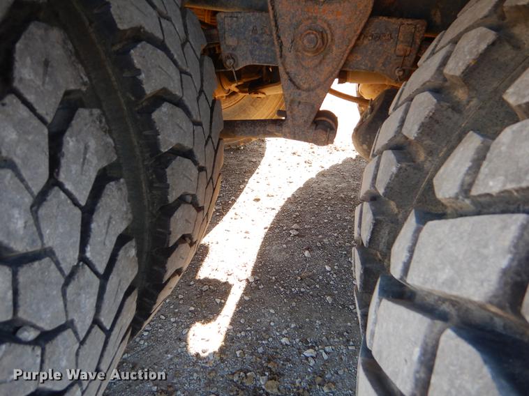 image for item ER9461 2006 International 4400 flatbed truck