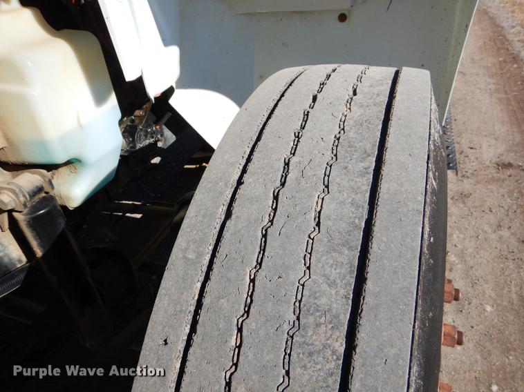 image for item ER9461 2006 International 4400 flatbed truck