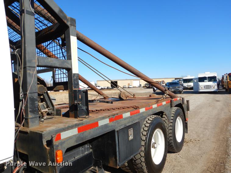 image for item ER9461 2006 International 4400 flatbed truck