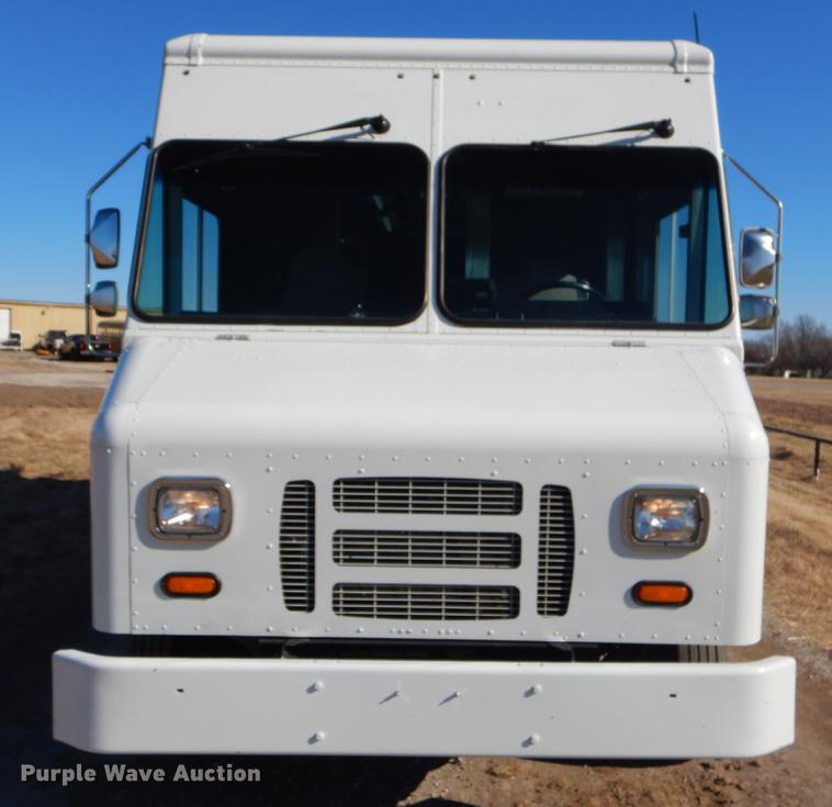 image for item ER9462 2011 Ford F59 delivery truck