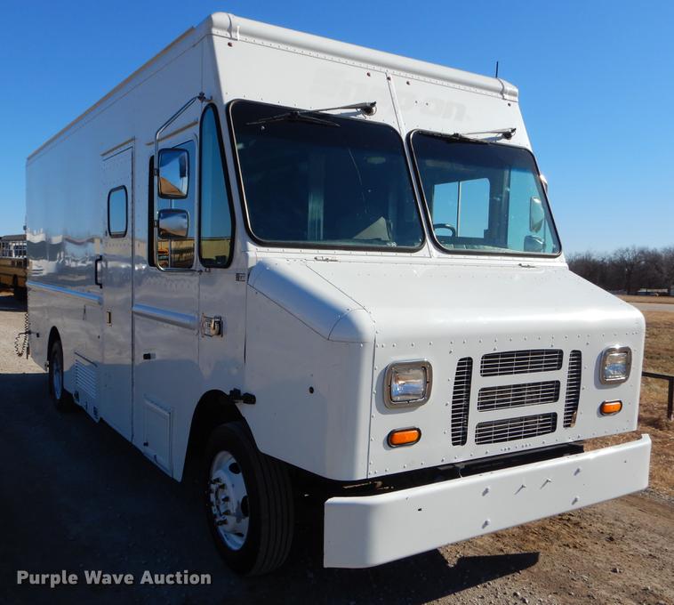 image for item ER9462 2011 Ford F59 delivery truck