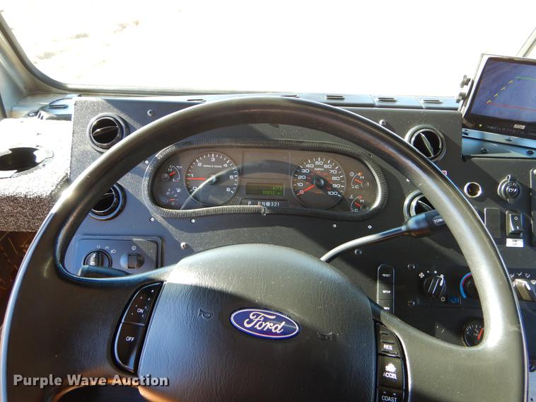 image for item ER9462 2011 Ford F59 delivery truck