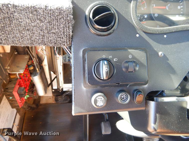 image for item ER9462 2011 Ford F59 delivery truck