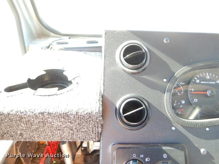 image for item ER9462 2011 Ford F59 delivery truck