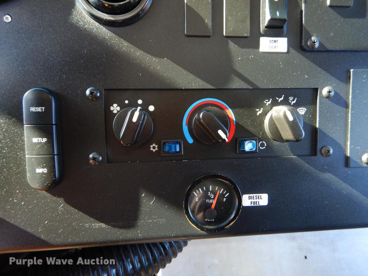 image for item ER9462 2011 Ford F59 delivery truck