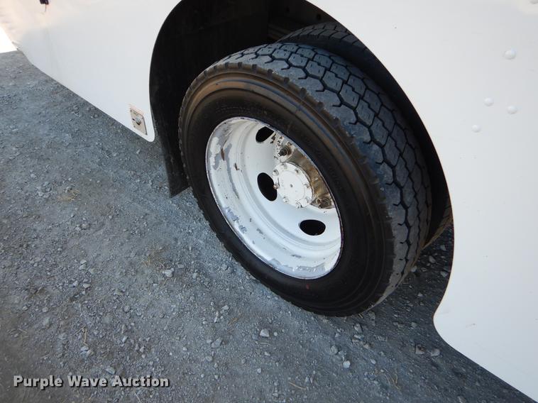 image for item ER9462 2011 Ford F59 delivery truck