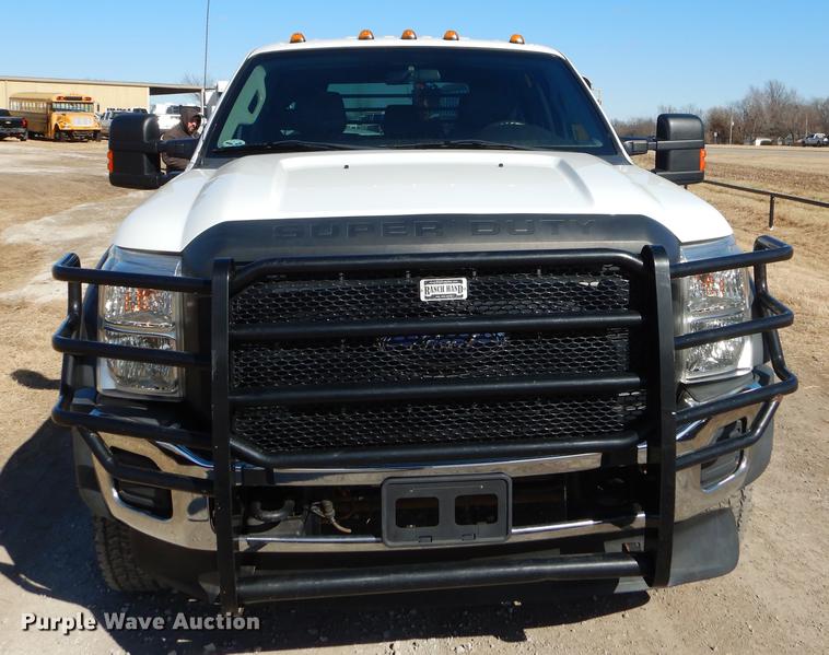 image for item ER9467 2015 Ford F450 Super Duty flatbed truck
