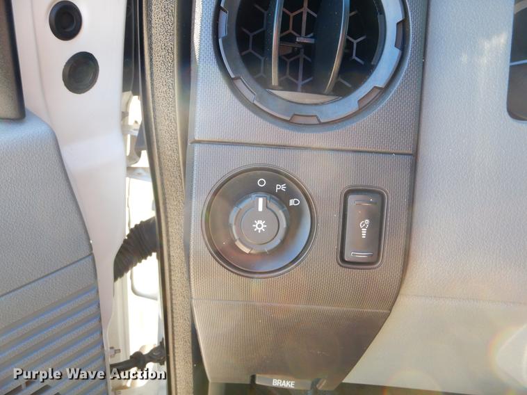 image for item ER9467 2015 Ford F450 Super Duty flatbed truck