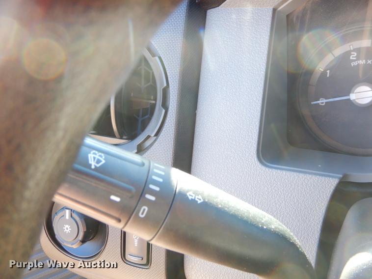 image for item ER9467 2015 Ford F450 Super Duty flatbed truck