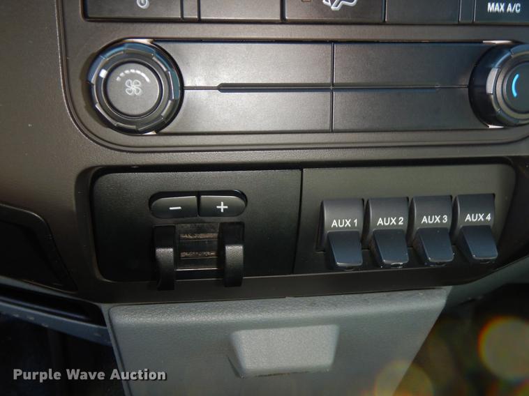 image for item ER9467 2015 Ford F450 Super Duty flatbed truck