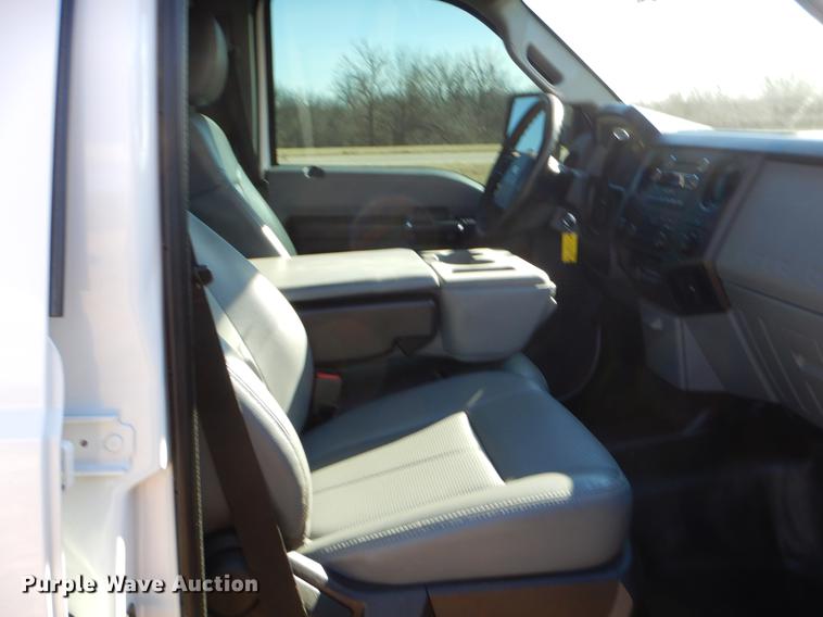 image for item ER9467 2015 Ford F450 Super Duty flatbed truck