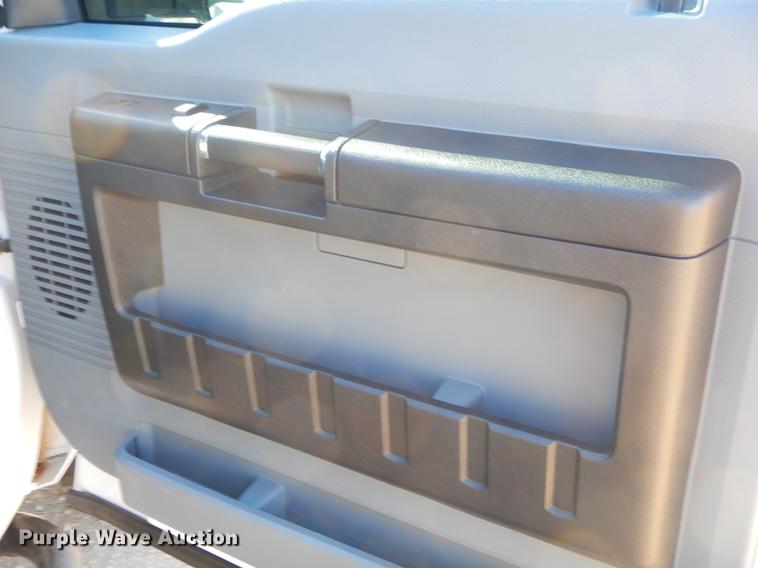 image for item ER9467 2015 Ford F450 Super Duty flatbed truck