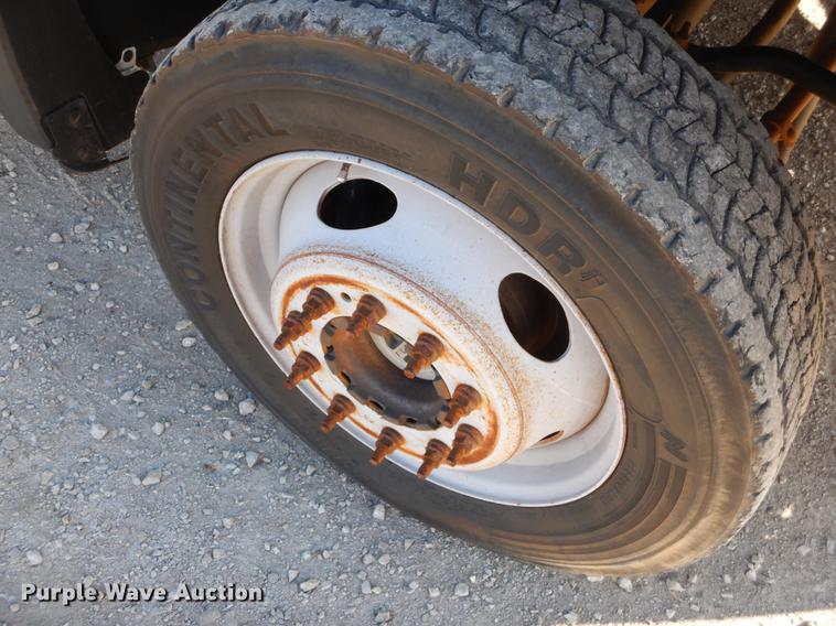 image for item ER9467 2015 Ford F450 Super Duty flatbed truck