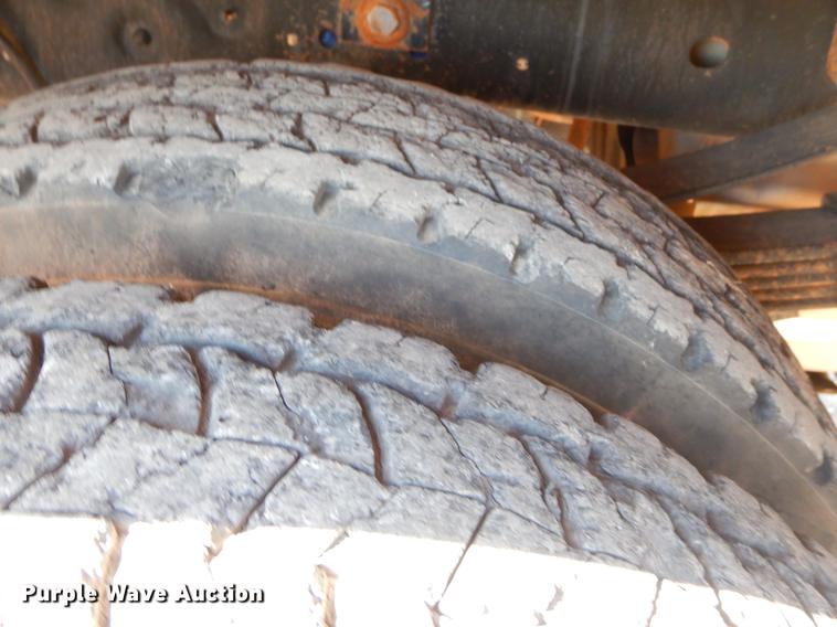 image for item ER9467 2015 Ford F450 Super Duty flatbed truck