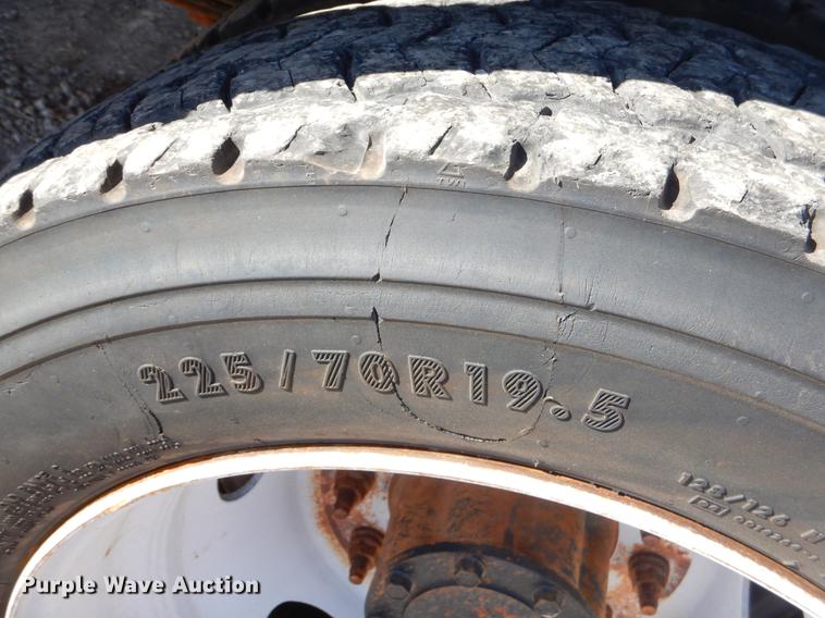 image for item ER9467 2015 Ford F450 Super Duty flatbed truck