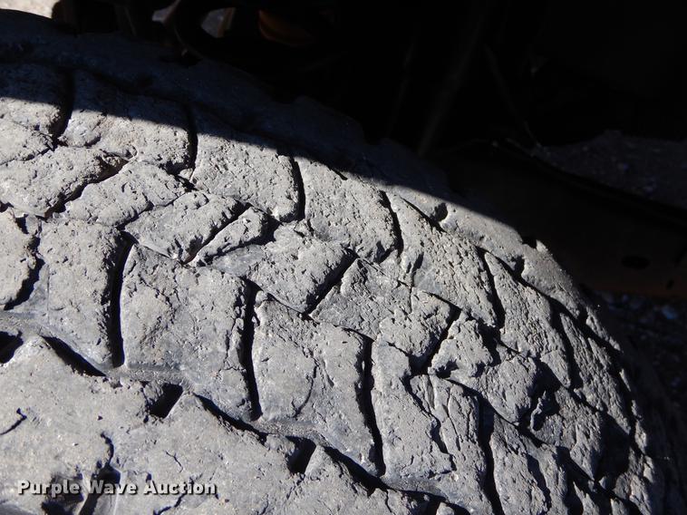 image for item ER9467 2015 Ford F450 Super Duty flatbed truck