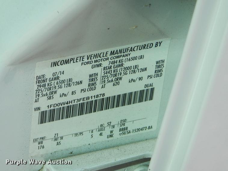 image for item ER9467 2015 Ford F450 Super Duty flatbed truck