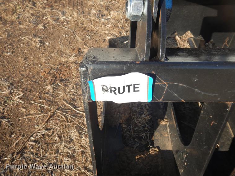 image for item FG9005 Brute skid steer grapple bucket