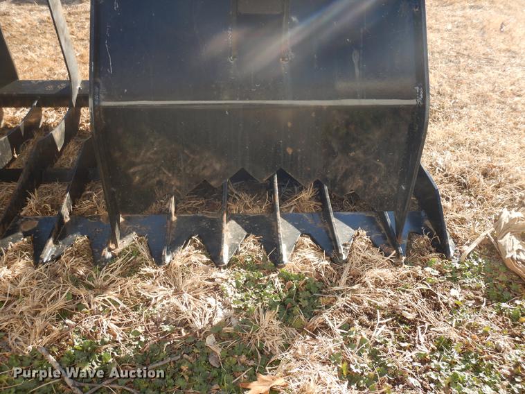 image for item FG9007 Brute skid steer grapple bucket