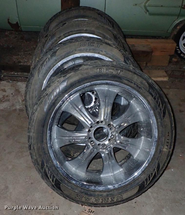 image for item FH9648 Fuel tanks, tires, and toolboxes