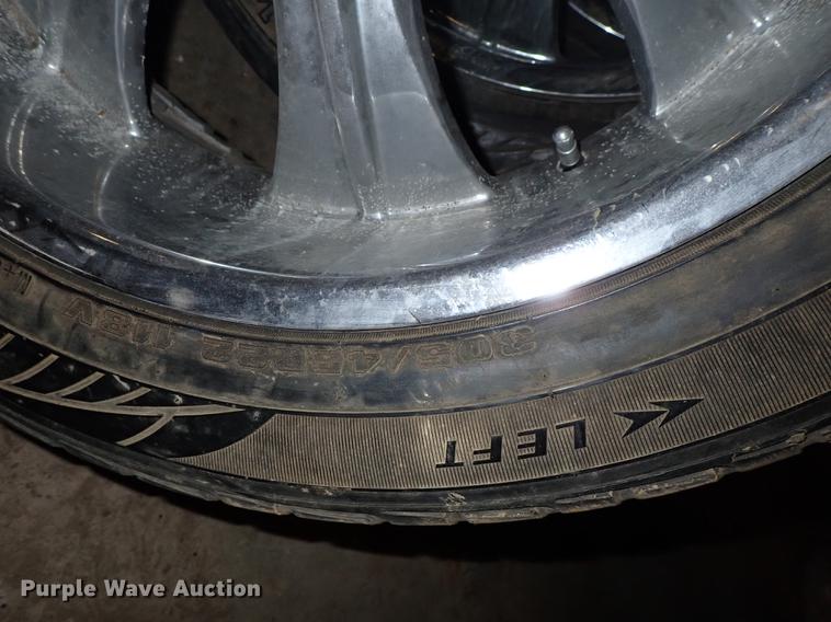 image for item FH9648 Fuel tanks, tires, and toolboxes