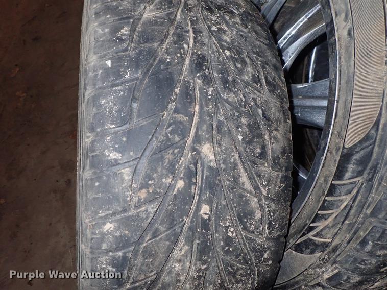 image for item FH9648 Fuel tanks, tires, and toolboxes