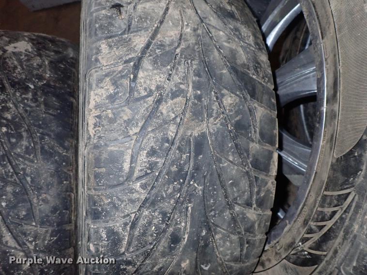 image for item FH9648 Fuel tanks, tires, and toolboxes