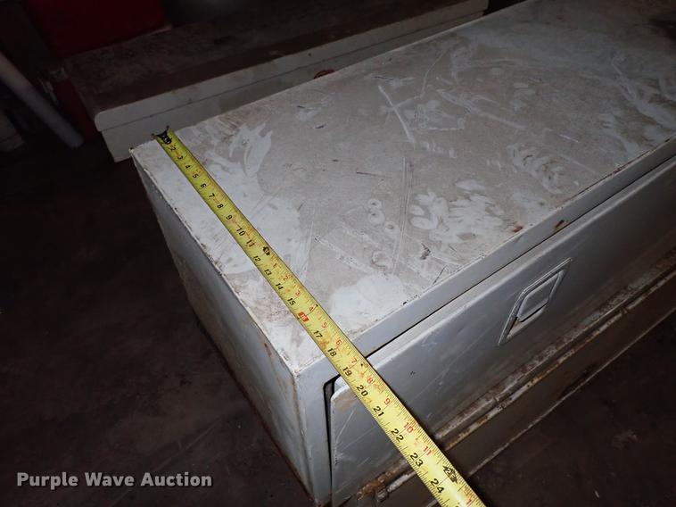 image for item FH9648 Fuel tanks, tires, and toolboxes