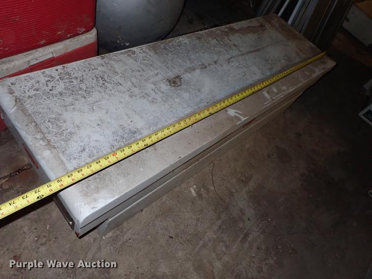 image for item FH9648 Fuel tanks, tires, and toolboxes