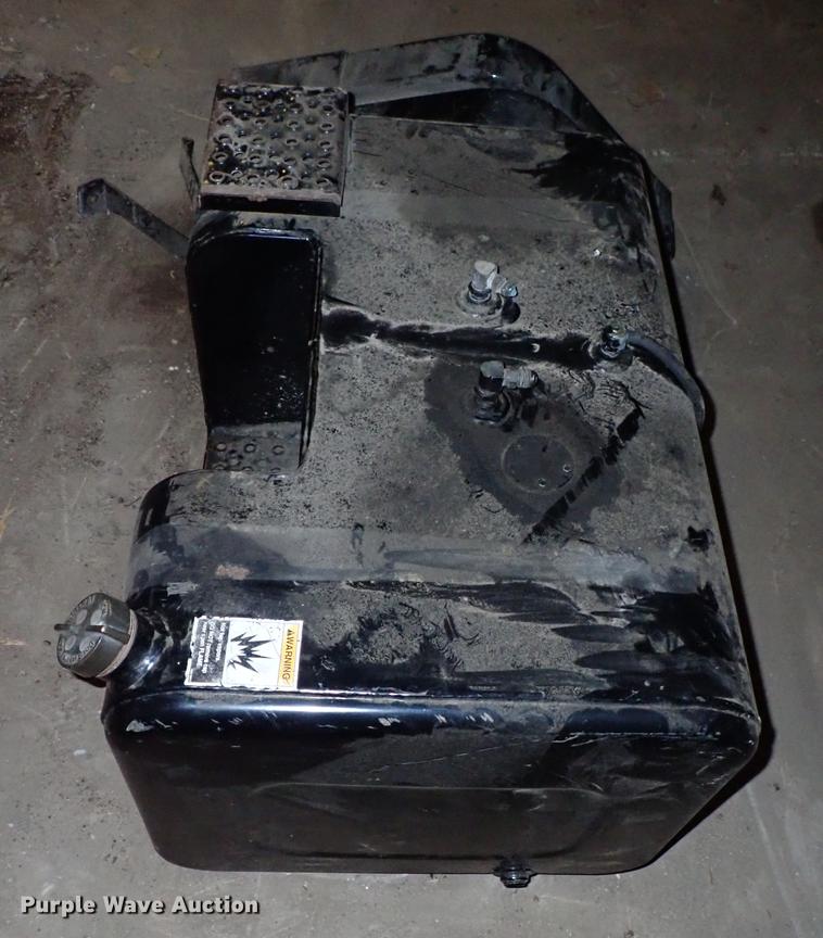 image for item FH9648 Fuel tanks, tires, and toolboxes