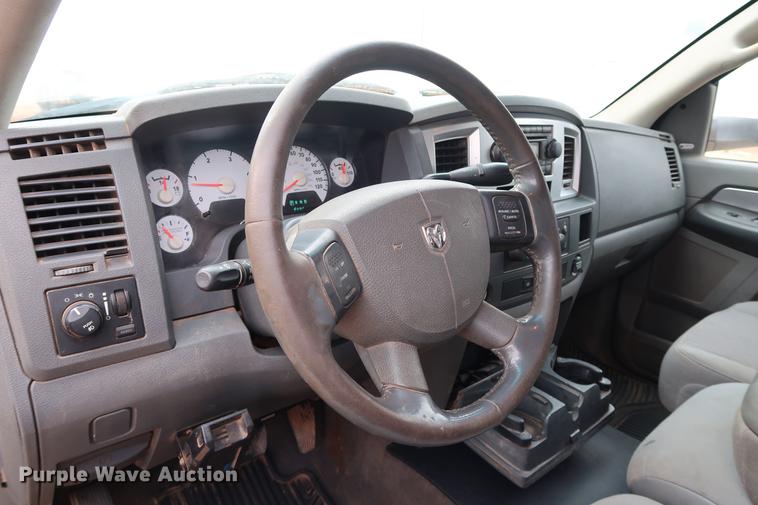 image for item FI9759 2009 Dodge Ram 3500HD Big Horn Edition Quad Cab flatbed pickup truck