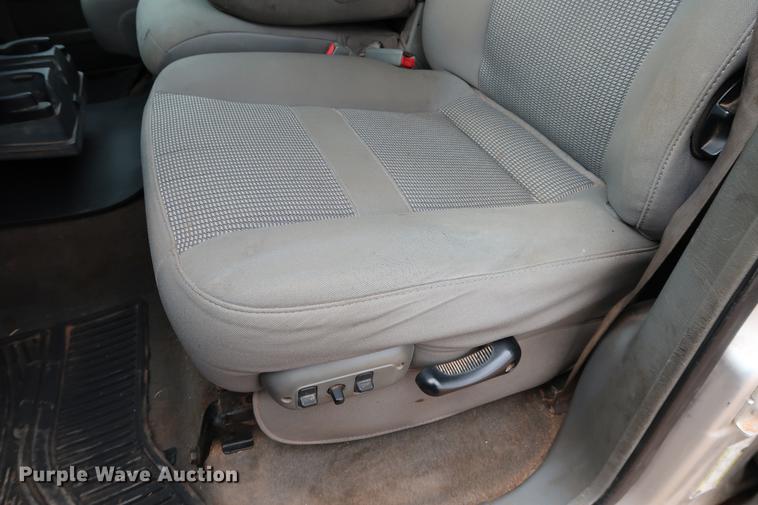 image for item FI9759 2009 Dodge Ram 3500HD Big Horn Edition Quad Cab flatbed pickup truck