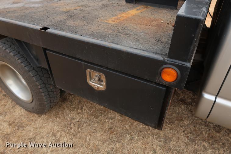 image for item FI9759 2009 Dodge Ram 3500HD Big Horn Edition Quad Cab flatbed pickup truck
