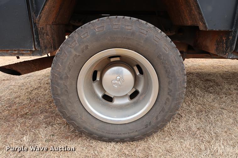 image for item FI9759 2009 Dodge Ram 3500HD Big Horn Edition Quad Cab flatbed pickup truck