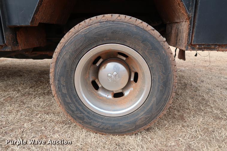 image for item FI9759 2009 Dodge Ram 3500HD Big Horn Edition Quad Cab flatbed pickup truck