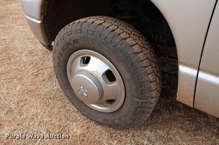 image for item FI9759 2009 Dodge Ram 3500HD Big Horn Edition Quad Cab flatbed pickup truck