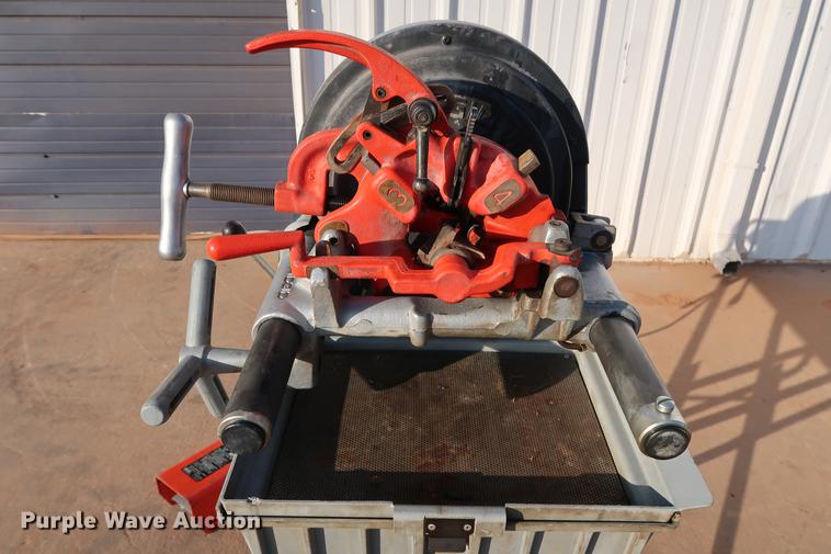 image for item FI9764 Ridgid 1822-I pipe and bolt threading machine