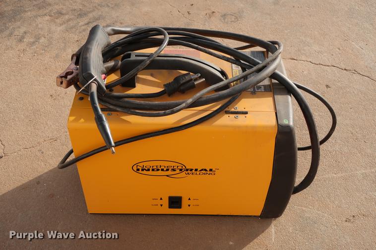Northern Industrial Flux Core 125 wire feed welder in Hennessey,