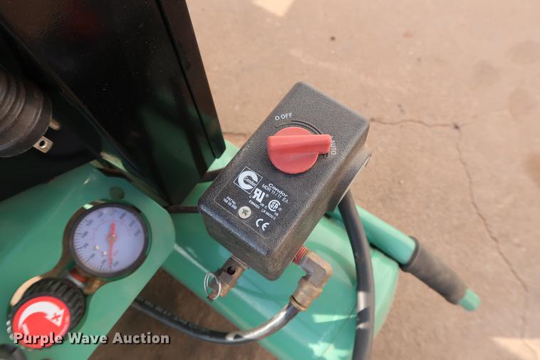 image for item FI9769 2016 Speedaire 4B222F air compressor