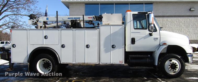 image for item FJ9607 2007 International 4400 service truck with crane