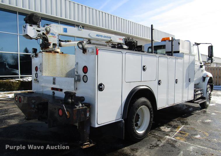 image for item FJ9607 2007 International 4400 service truck with crane