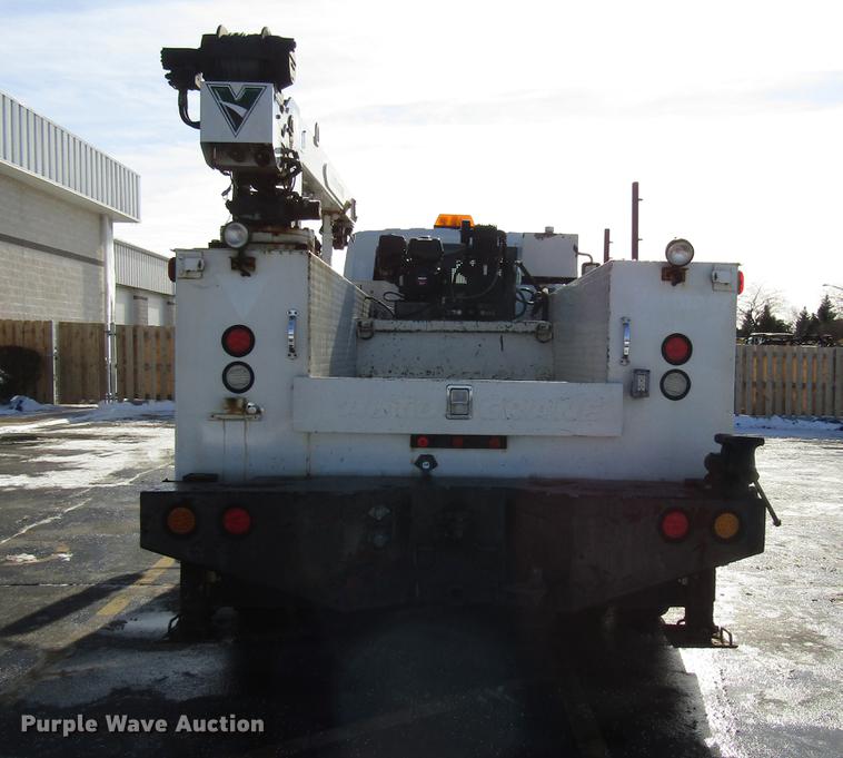 image for item FJ9607 2007 International 4400 service truck with crane