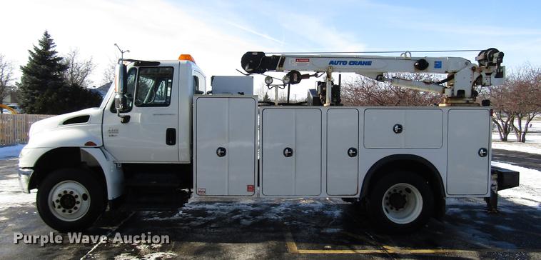 image for item FJ9607 2007 International 4400 service truck with crane