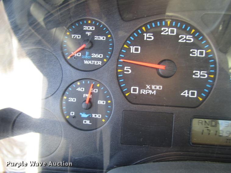 image for item FJ9607 2007 International 4400 service truck with crane